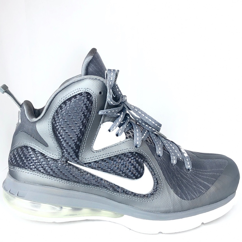 Lebron Cool Grey Reflective Sneakers Size 6Y (Women’s 7.5/8)